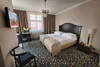 EA Hotel Royal Esprit**** - dvoulůžkový pokoj s terasou s vyhlídkou na Staré Město