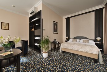 EA Hotel Royal Esprit**** - třílůžkový pokoj